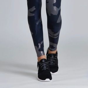Noli Warrior Blue Camo Leggings Size Large Like New